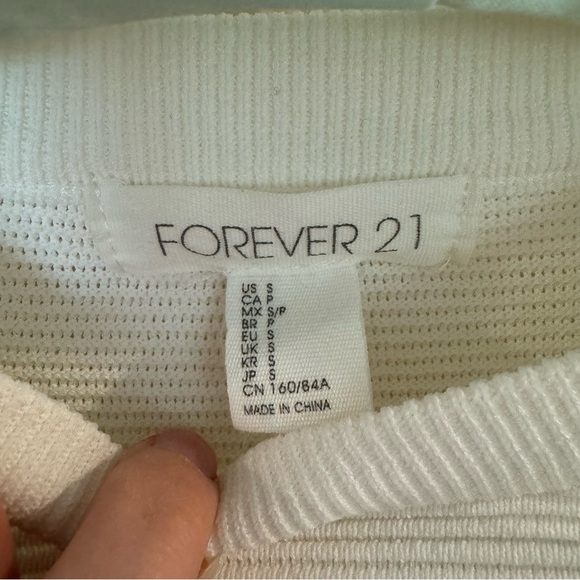 Forever 21 Long Sleeve Crop Top - Picture 3 of 3